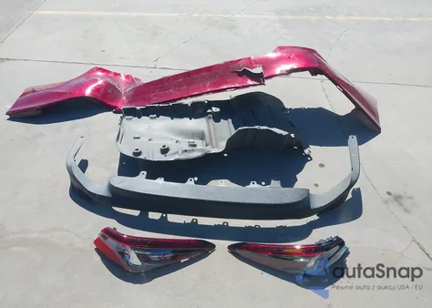 2021 Toyota Camry Le z USA, uszkodzony, nr VIN 4T1C11AK0MU459779